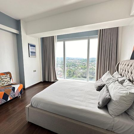 Condotel Aeon Towers Davao 20Mbps Wifi Exteriör bild
