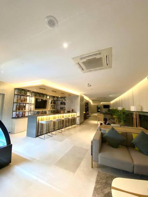 Condotel Aeon Towers Davao 20Mbps Wifi Exteriör bild