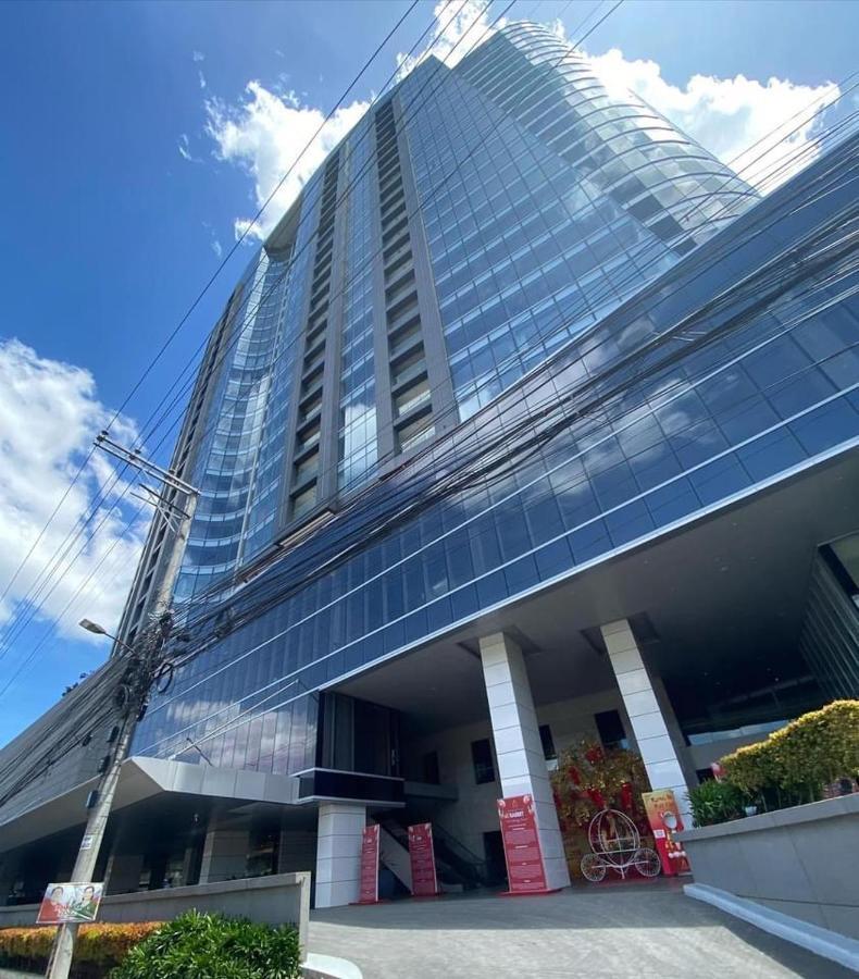 Condotel Aeon Towers Davao 20Mbps Wifi Exteriör bild